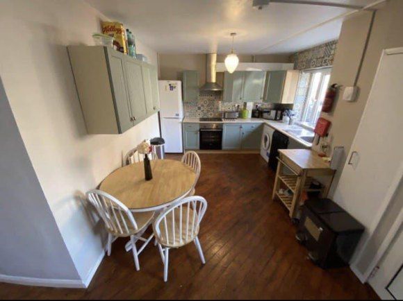Property photo 2 of 5 Kitchen