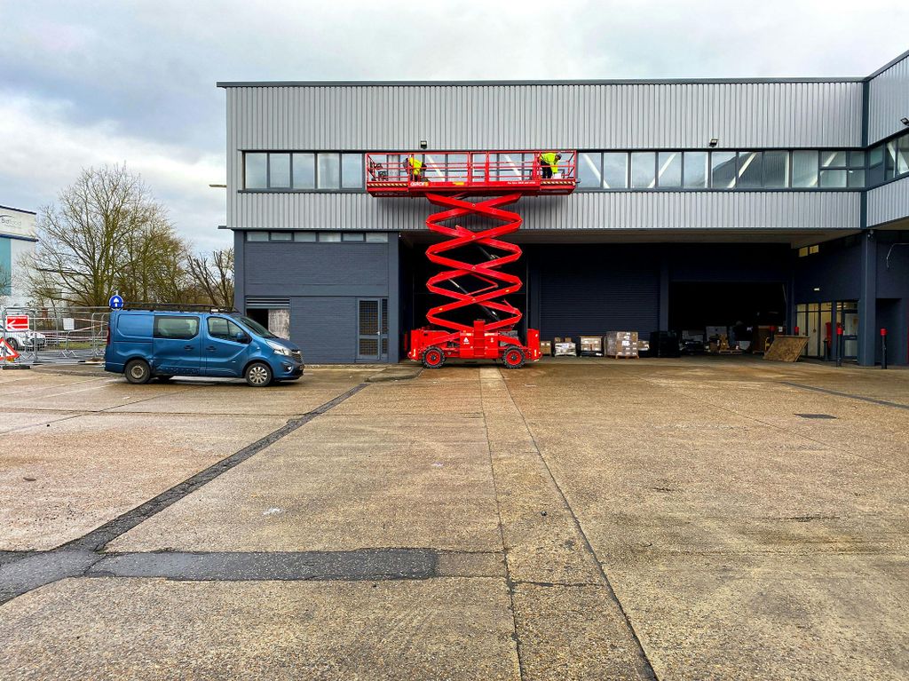 Property photo 1 of 1 Mopaddockwooddistributioncentre.Jpg