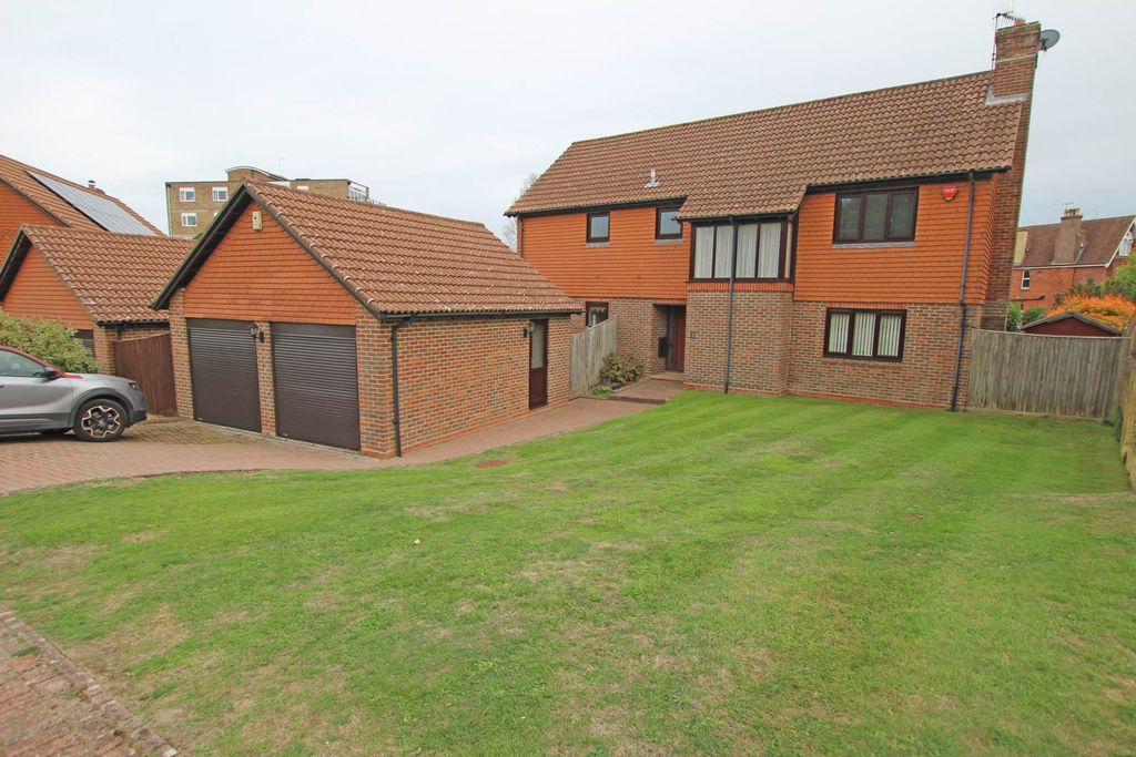Property photo 1 of 18