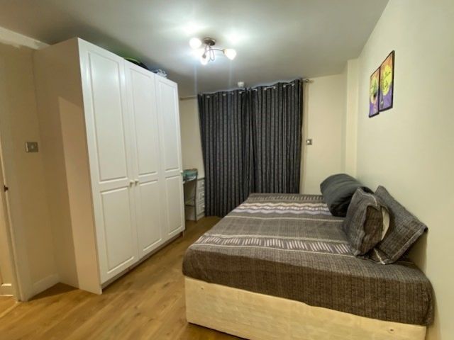 Property photo 3 of 7 Bed1_1