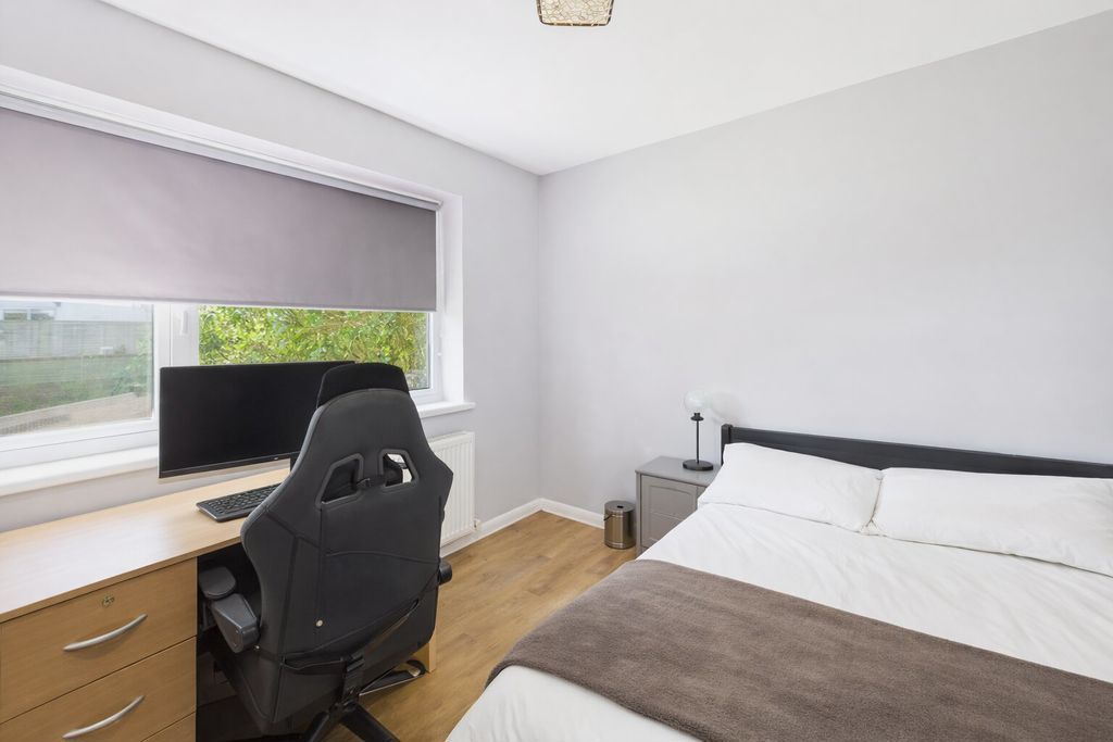 Property photo 2 of 9 Photo 15