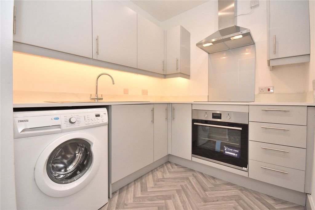 Property photo 3 of 11 Picture No. 43
