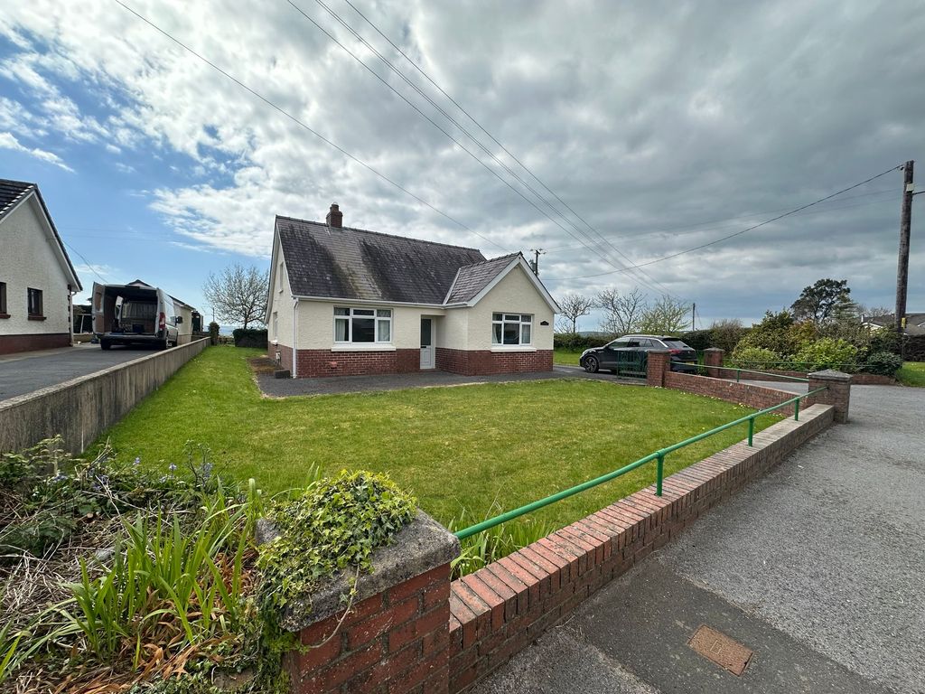 Property photo 2 of 25
