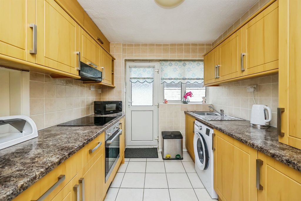 Property photo 3 of 14