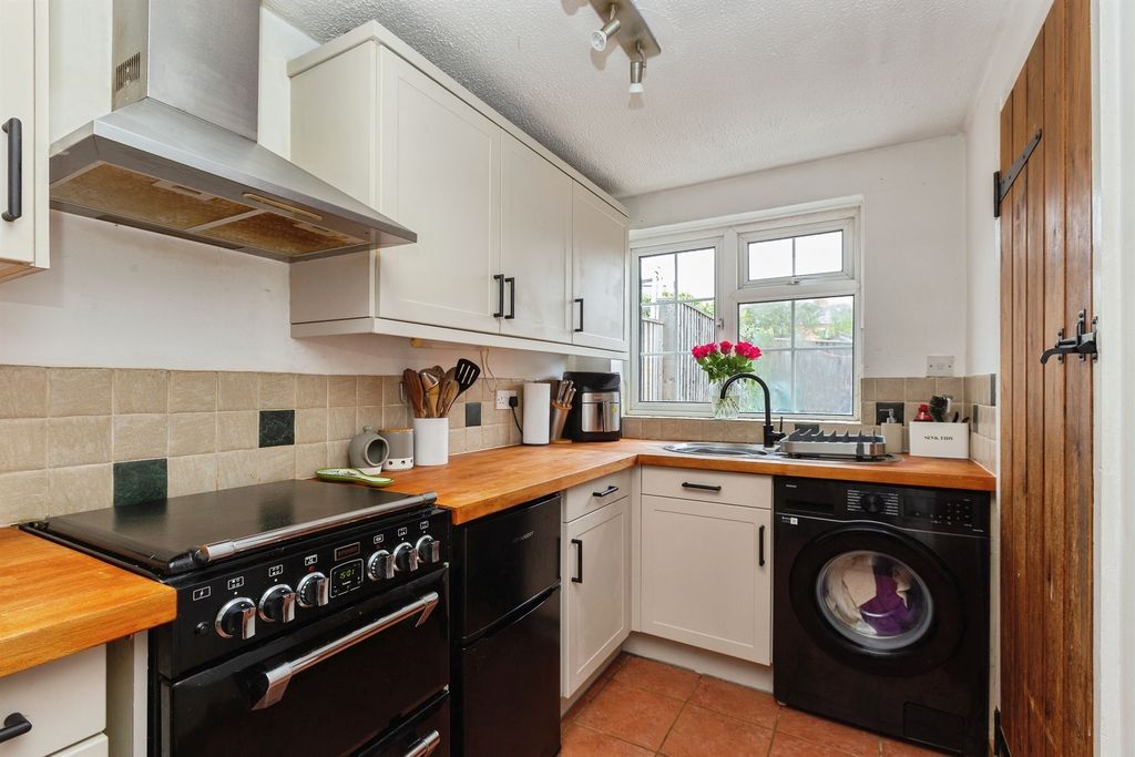 Property photo 2 of 12