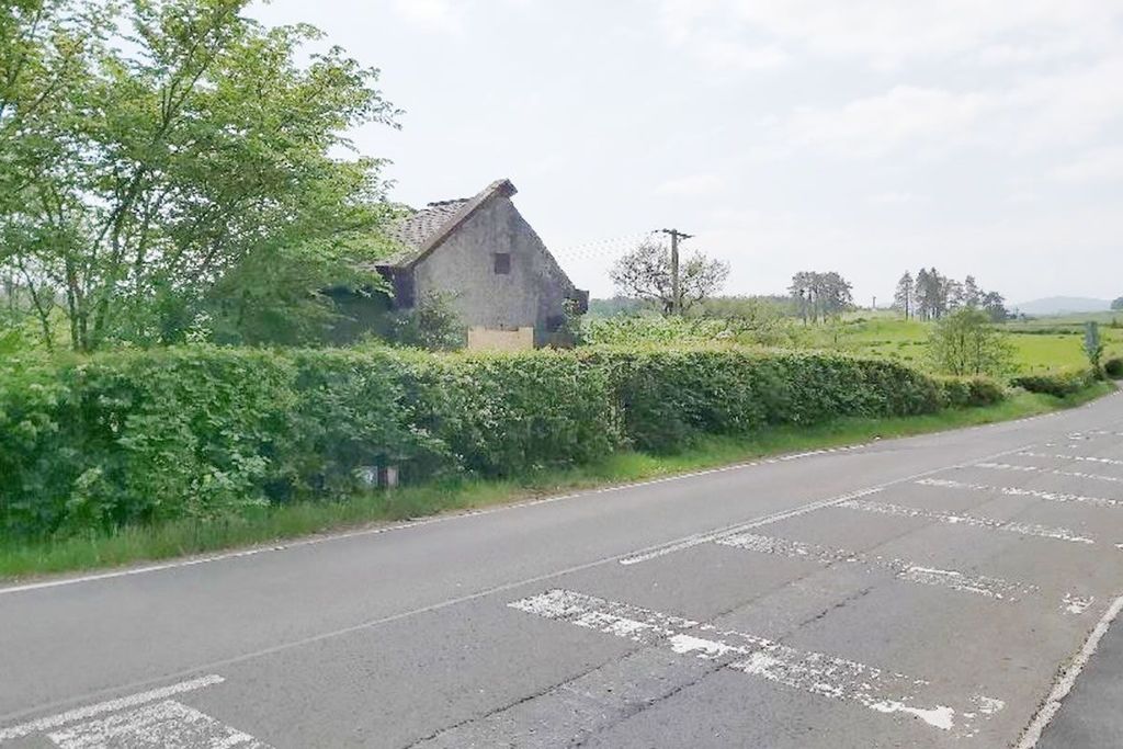 Property photo 2 of 7