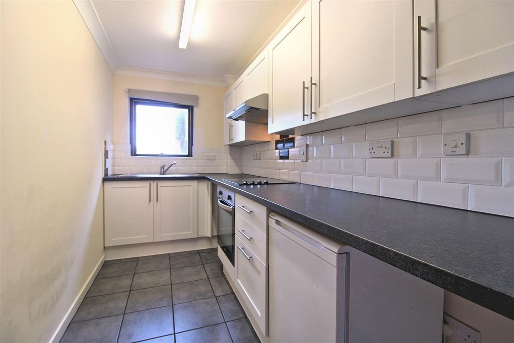 Property photo 3 of 22 Kitchen