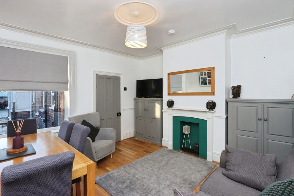 Property photo 3 of 28 Dining Room