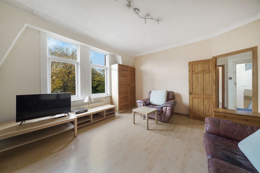 Property photo 3 of 12 Photo 12