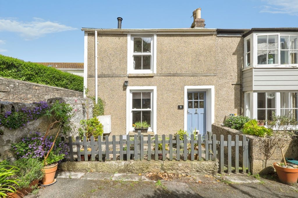 Property photo 1 of 19 9 Redinnick Place
