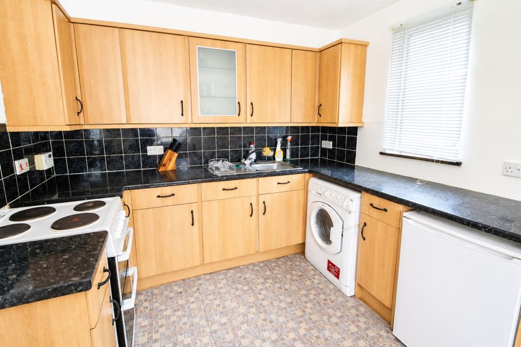 Property photo 2 of 4 Kitchen 10 Melody Way