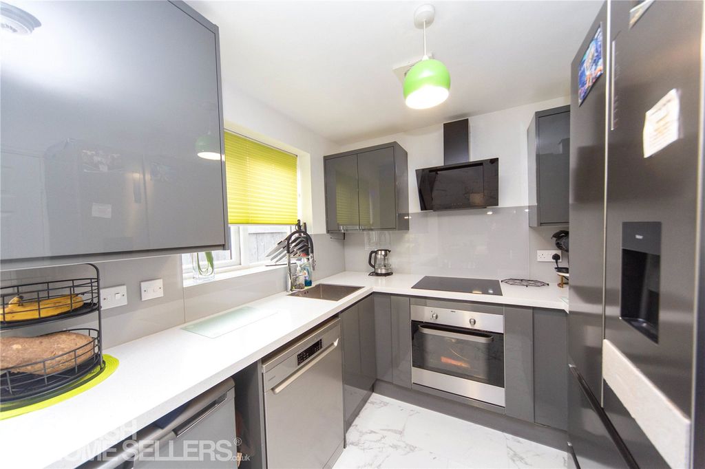 Property photo 2 of 18 Picture No. 20