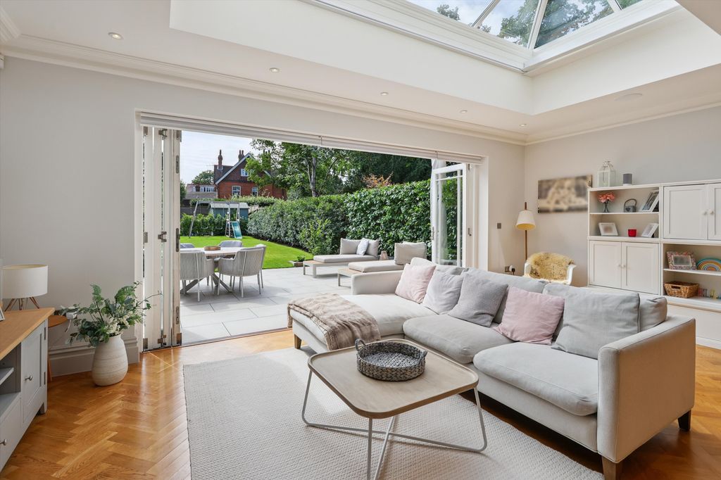 Property photo 3 of 20 Image