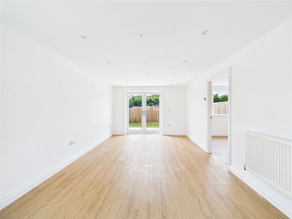 Property photo 3 of 13 Picture No. 16