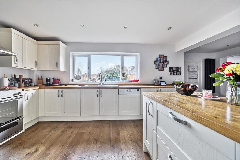 Property photo 2 of 21 1417103-16-69989Bdd0d318.Jpg