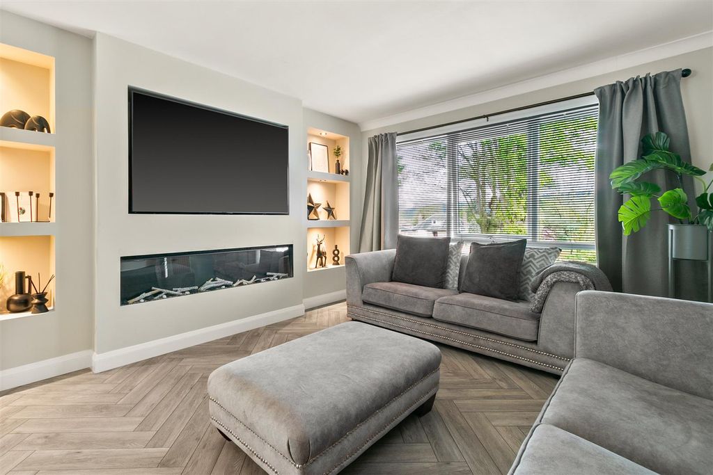 Property photo 3 of 32 Merlin-8.Jpg
