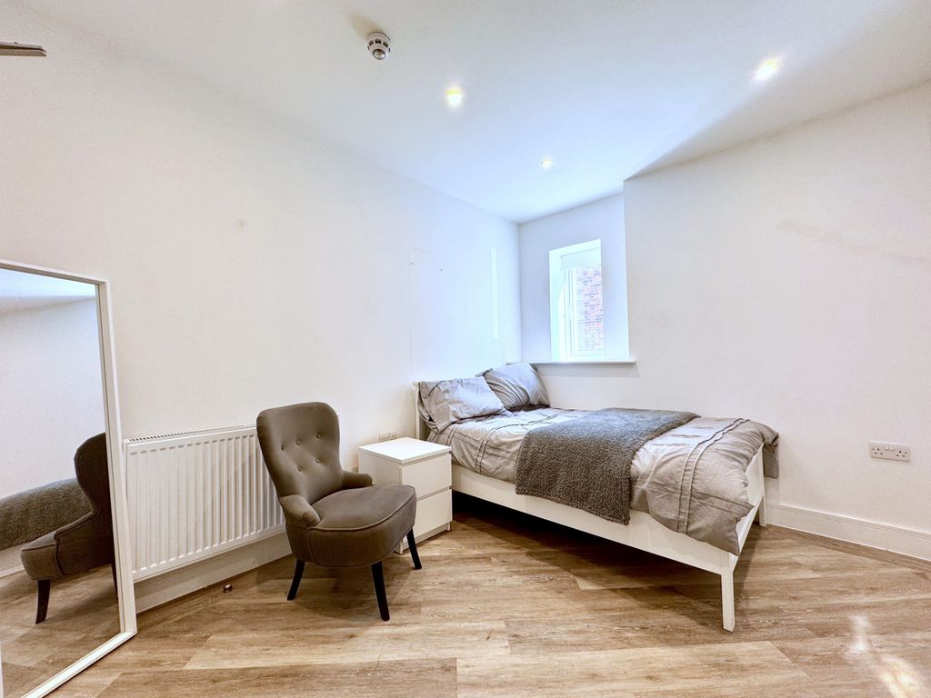 Property photo 2 of 10 Gallery