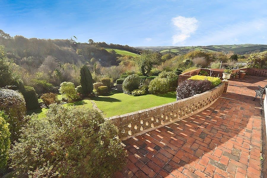 Property photo 2 of 20