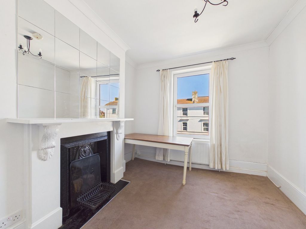 Property photo 2 of 8 Living Room