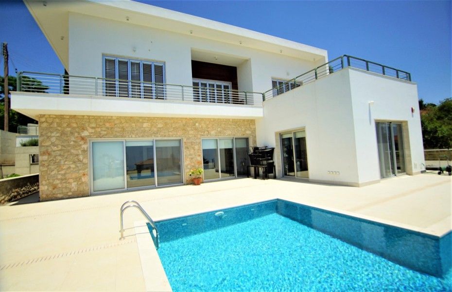 Property photo 1 of 43