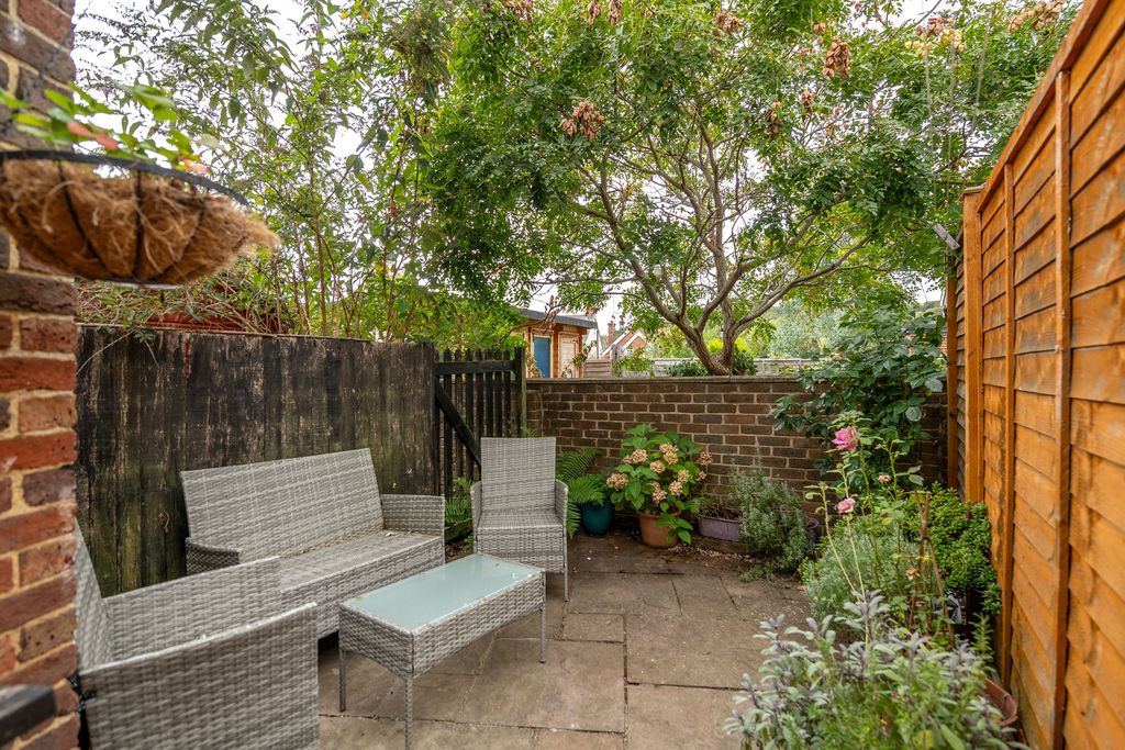 Property photo 2 of 17