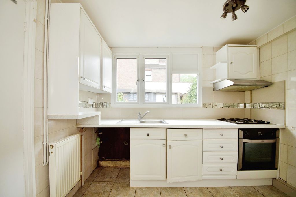 Property photo 3 of 17 Photography