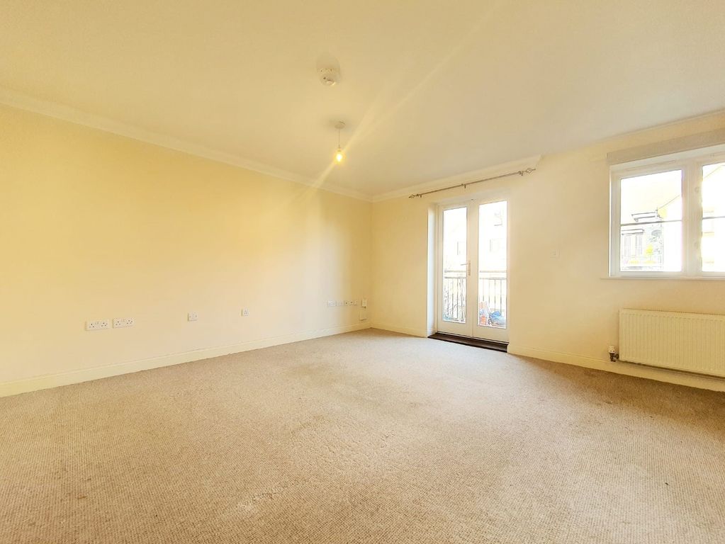 Property photo 3 of 9 Lounge