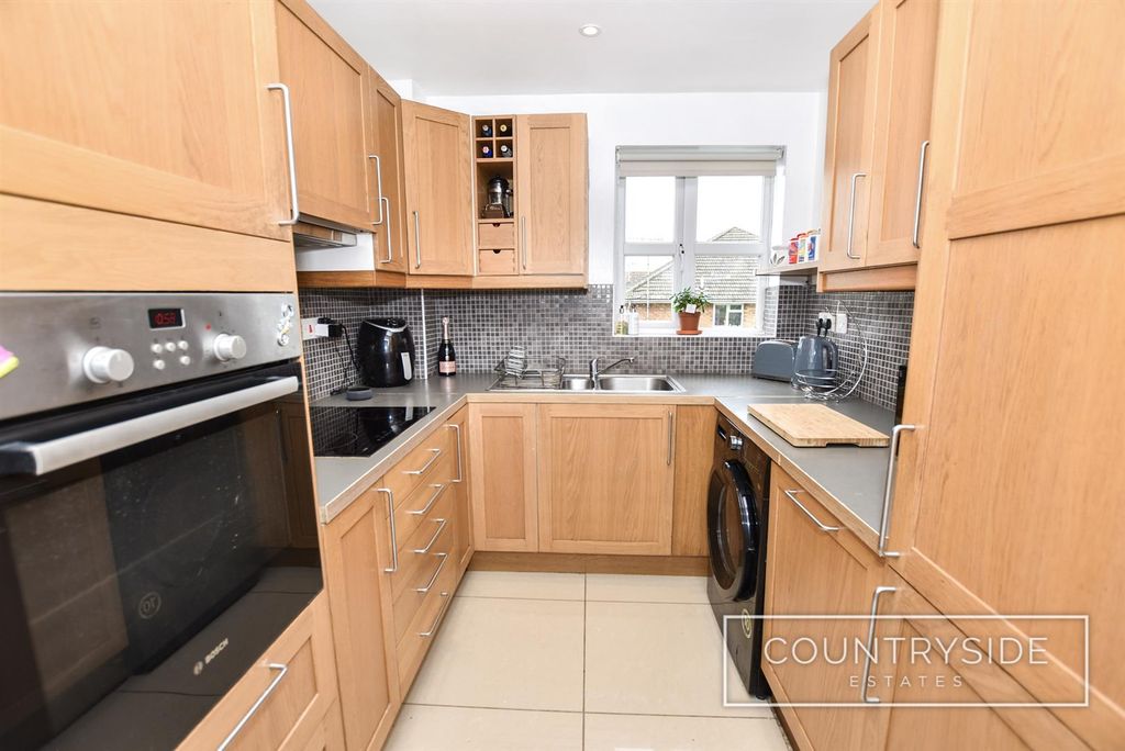 Property photo 3 of 13 Kitchen