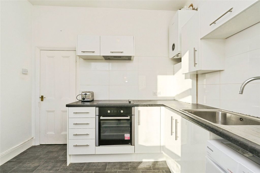 Property photo 2 of 12 Picture No. 04