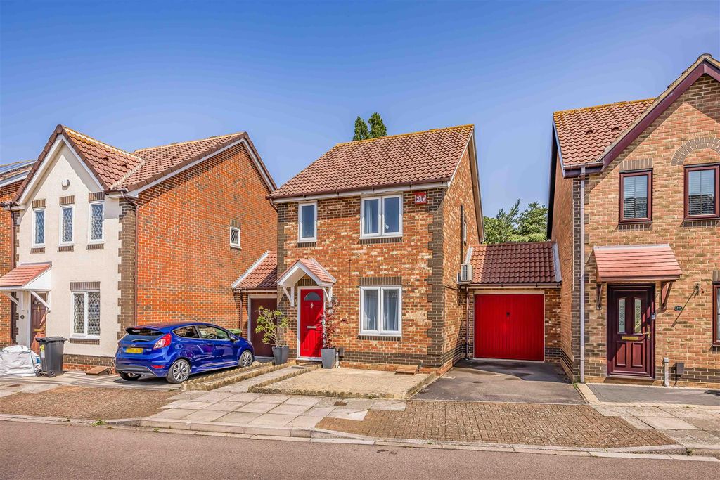 Property photo 1 of 25 20 Milebush Road, Southsea-Small-Porticomarketing-