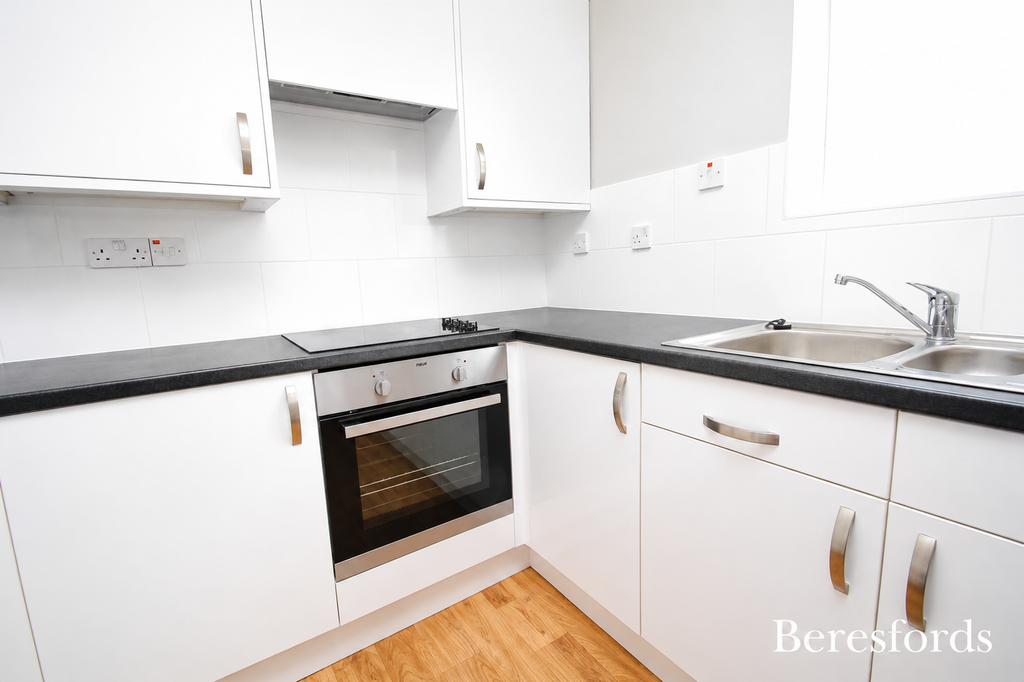 Property photo 3 of 6 Kitchen