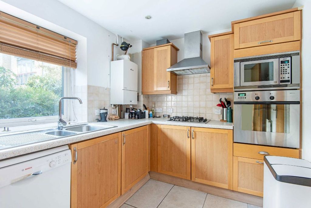 Property photo 3 of 7