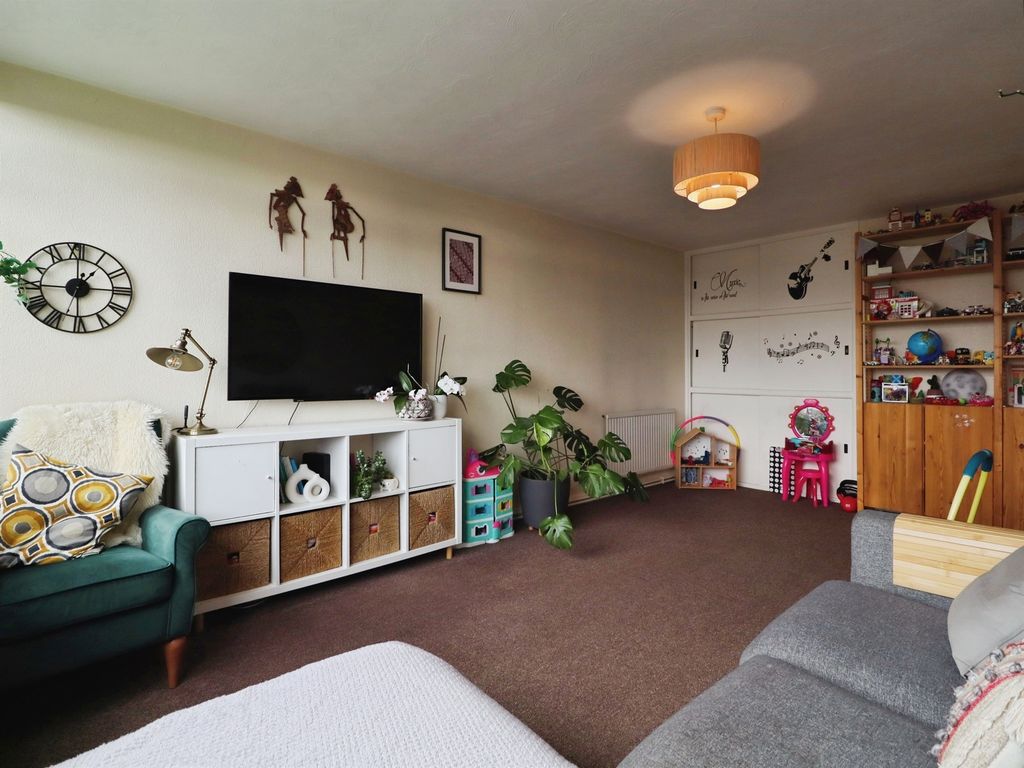 Property photo 3 of 17