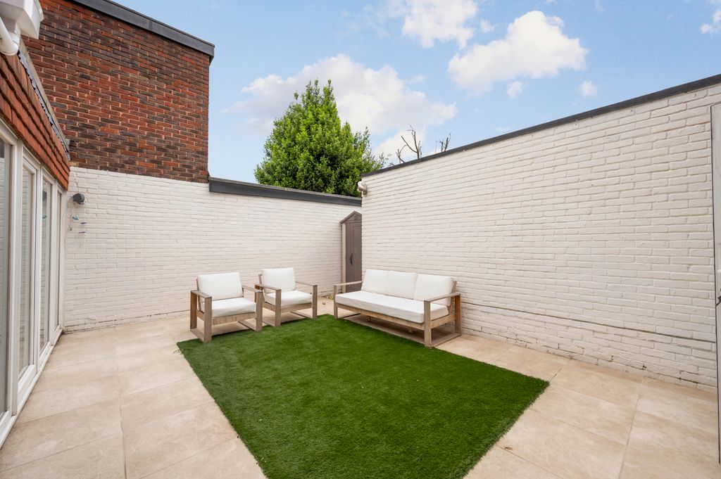 Property photo 2 of 15 Picture No. 04