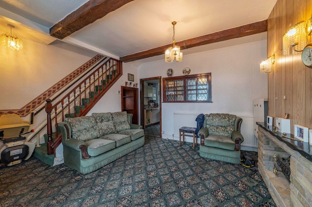 Property photo 2 of 18