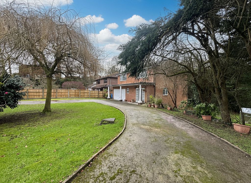 Property photo 2 of 26