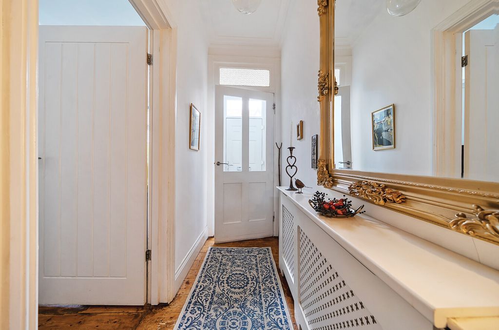 Property photo 2 of 22 1304166-7-6841d81...