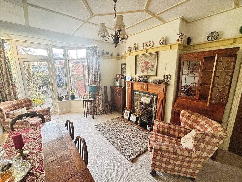 Property photo 3 of 20 Dining Room