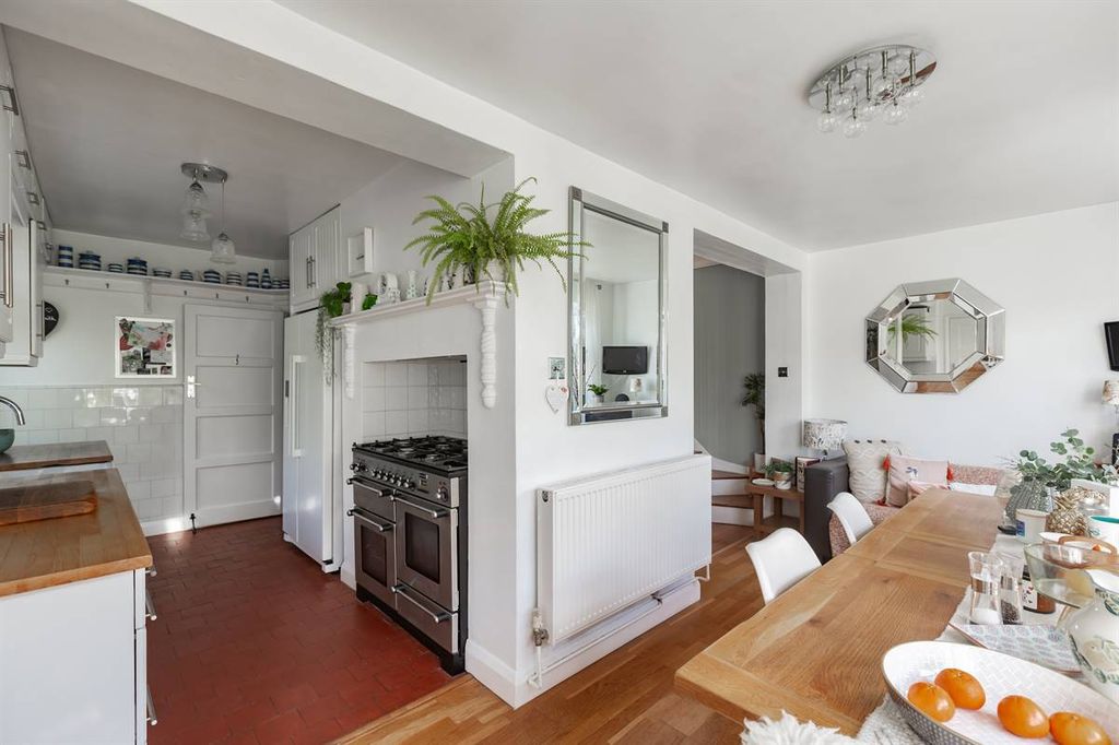 Property photo 3 of 36