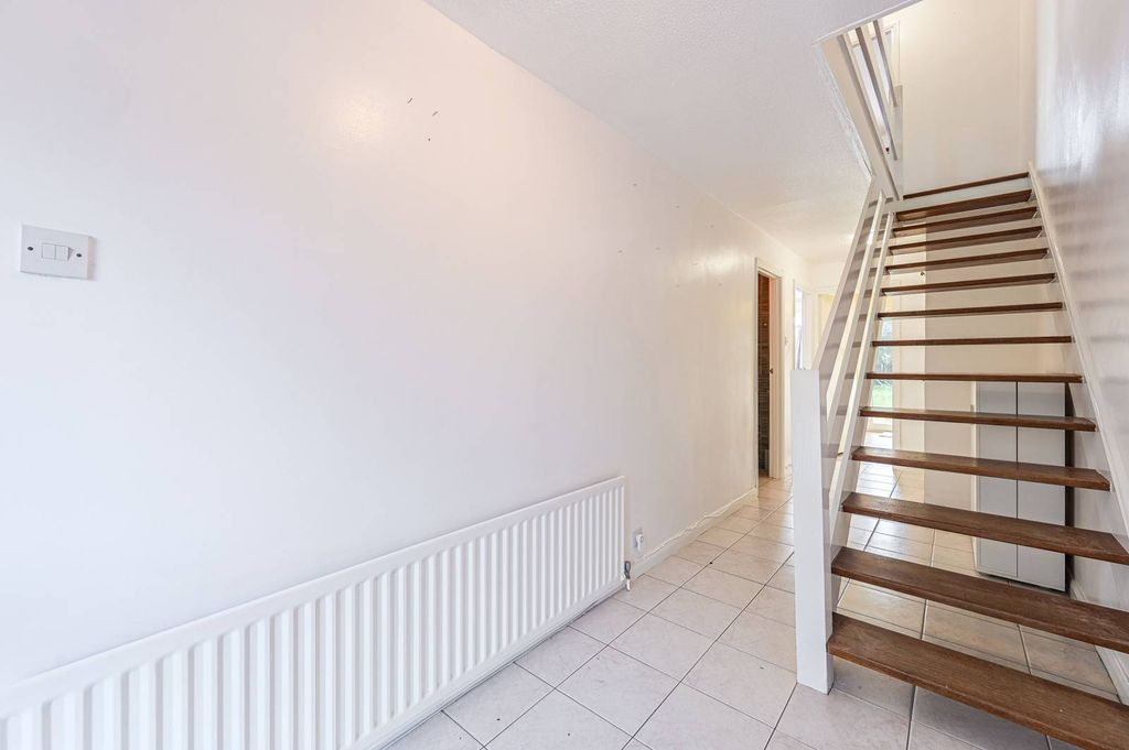 Property photo 2 of 30