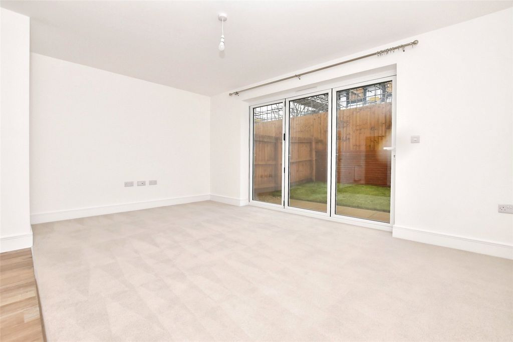 Property photo 2 of 10 Picture No. 07