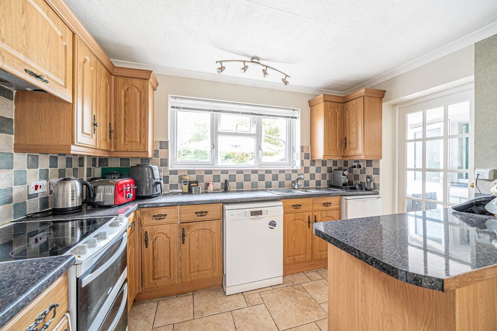 Property photo 3 of 23