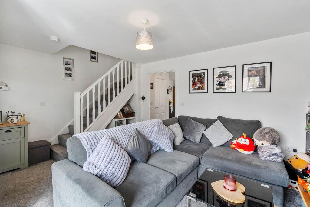 Property photo 3 of 14 Living Room