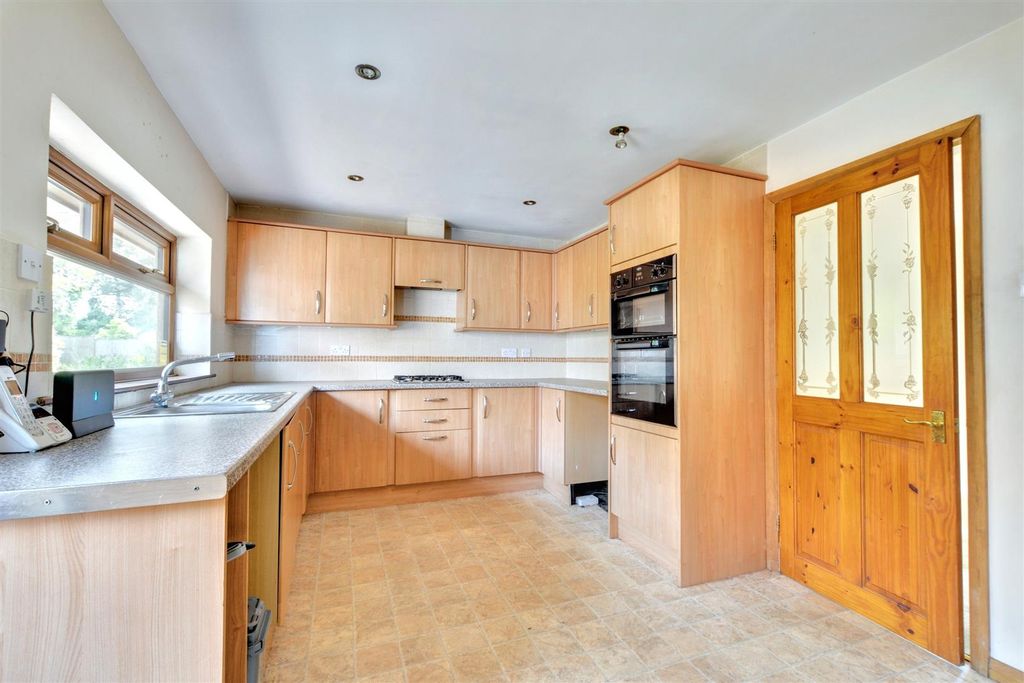 Property photo 2 of 18 Kitchen_4.Jpeg