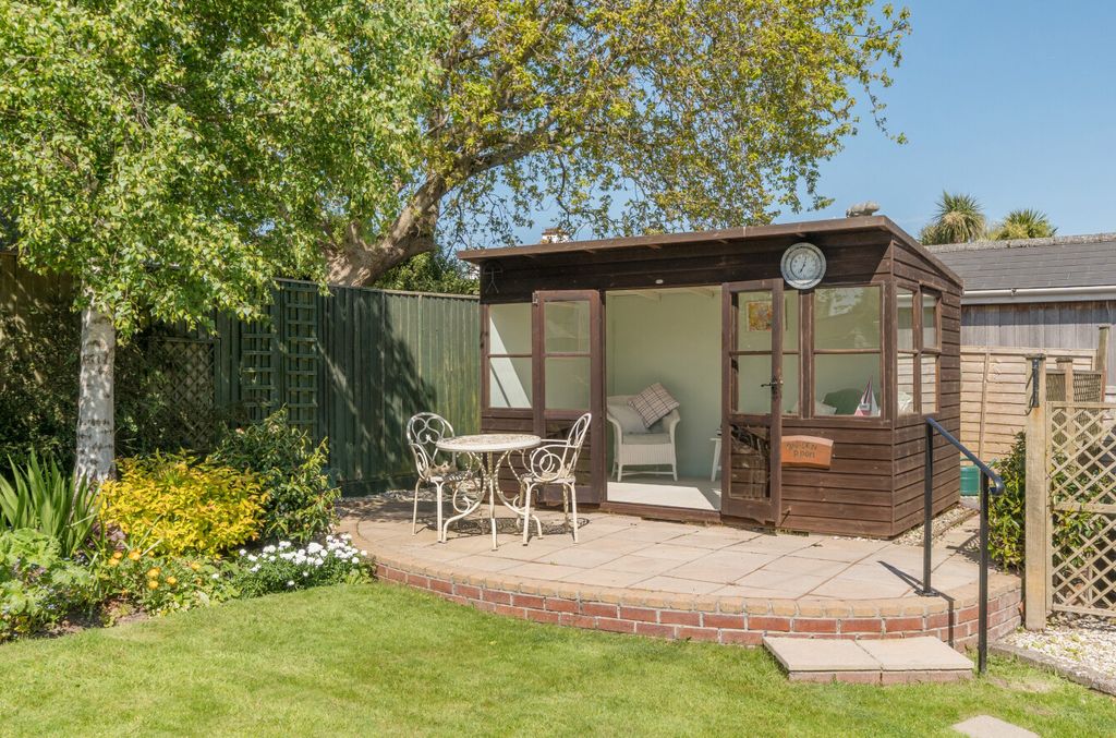 Property photo 3 of 22 Garden Room
