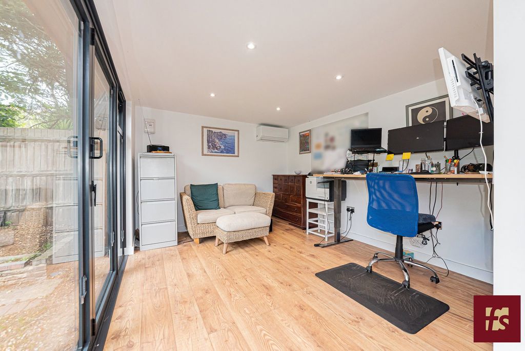 Additional image 31 of 4 bed detached house for saleThe Avenue, Crowthorne, Berkshire RG45