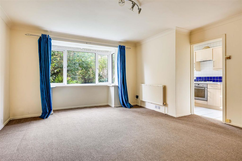 Property photo 2 of 10 Img (3).Jpg