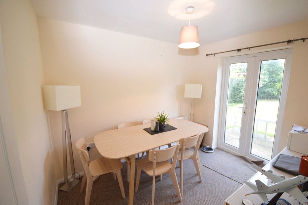 Property photo 2 of 11 Dining Room