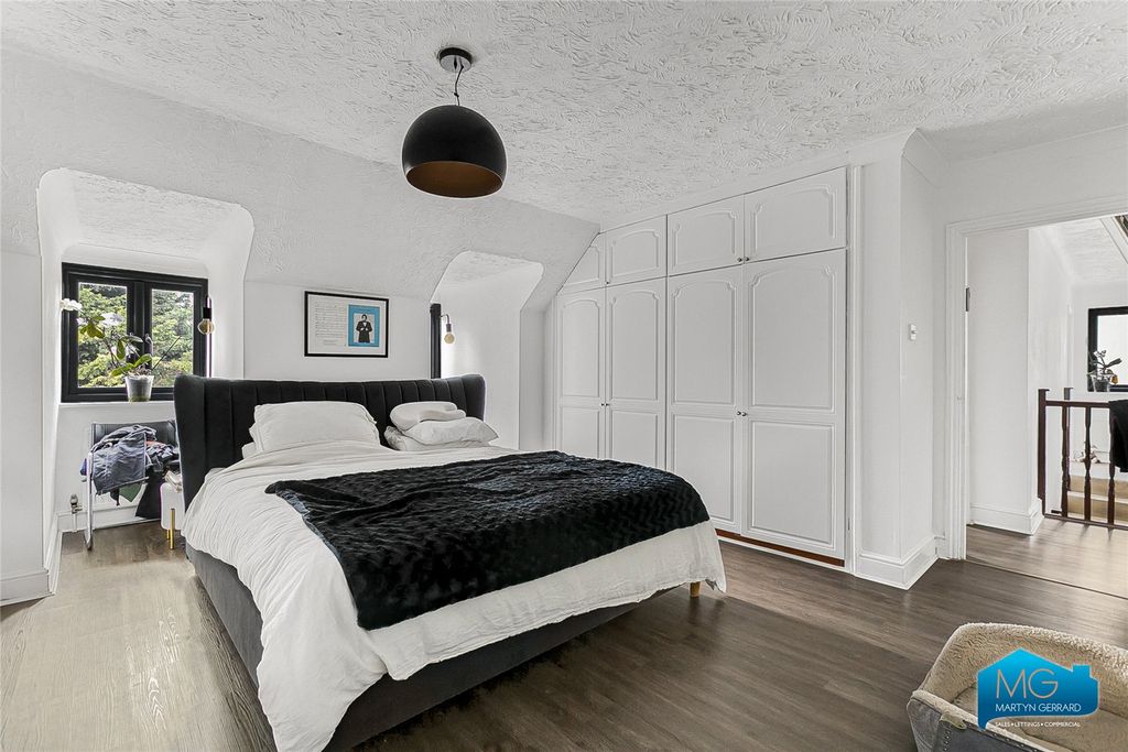 Property photo 3 of 44 Picture No. 38