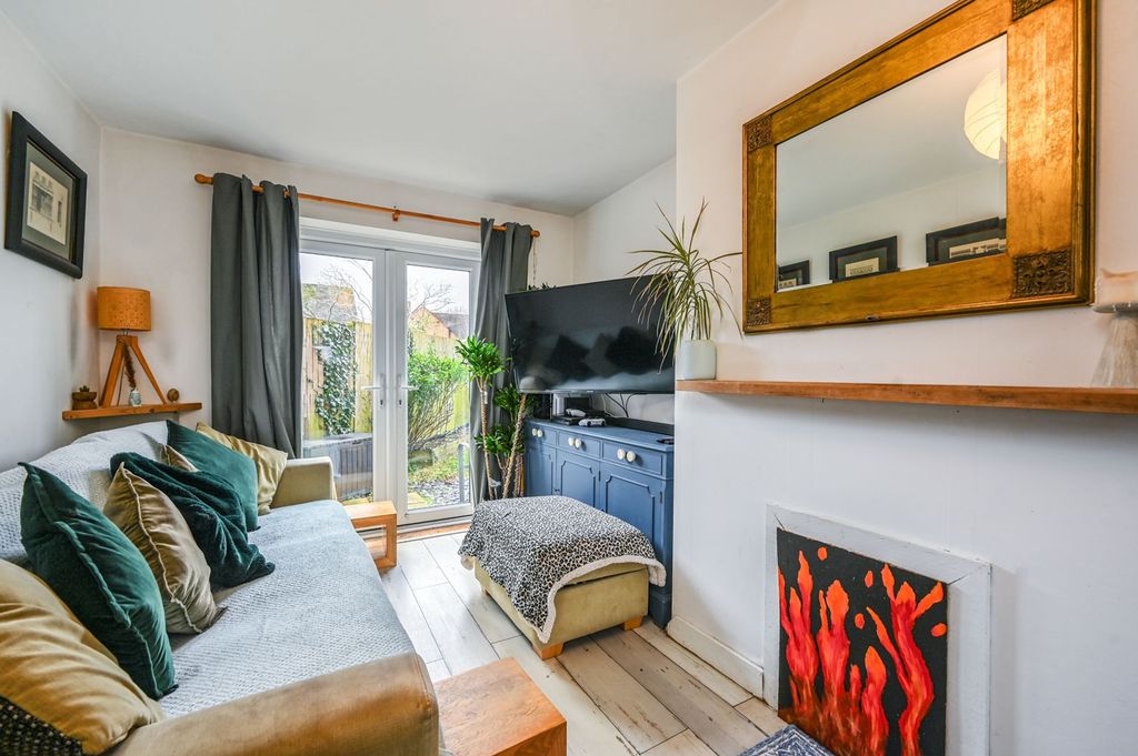 Property photo 2 of 14